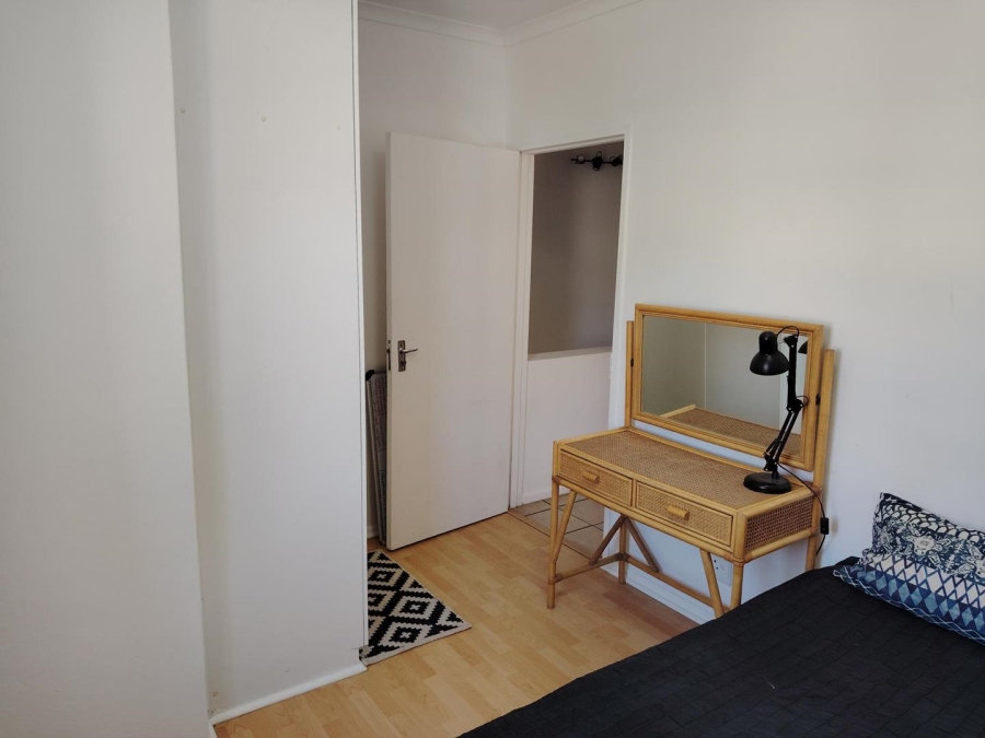 To Let 2 Bedroom Property for Rent in Uitzicht Western Cape